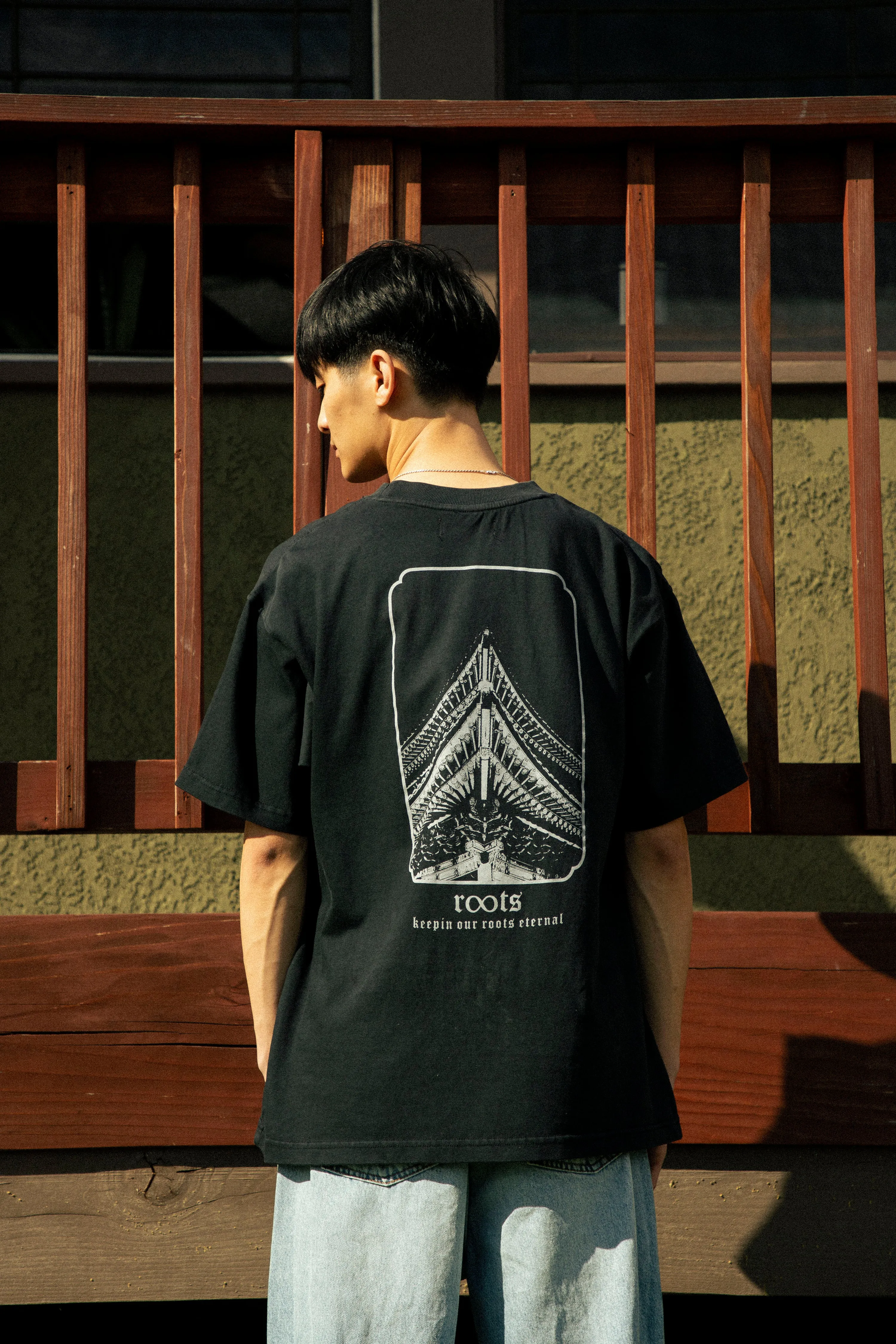 HANOK VILLAGE TEE (BLACK)