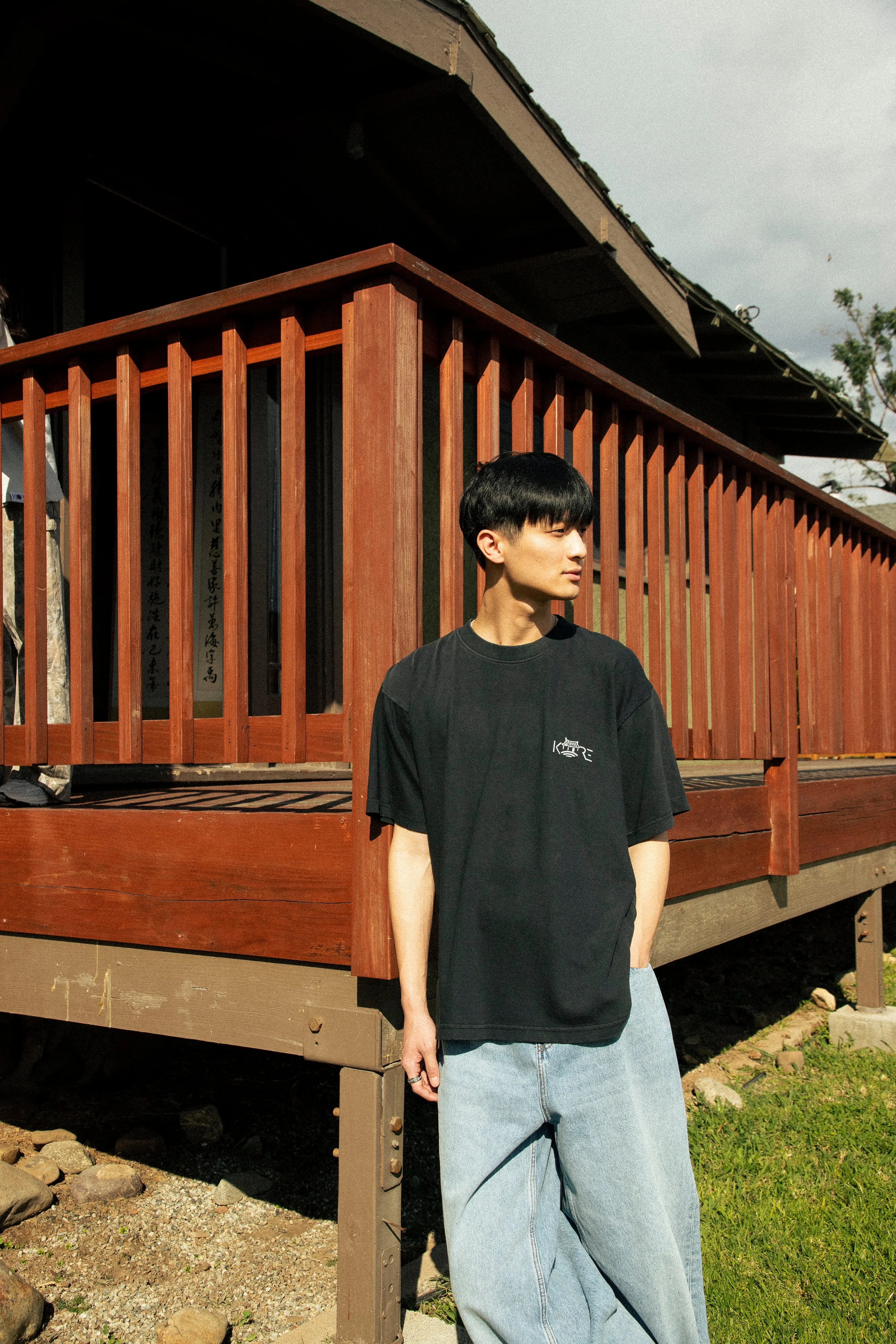 HANOK VILLAGE TEE (BLACK)